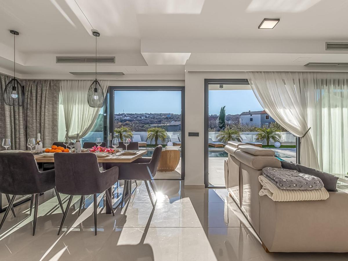Villa Milly Vrh  外观 照片